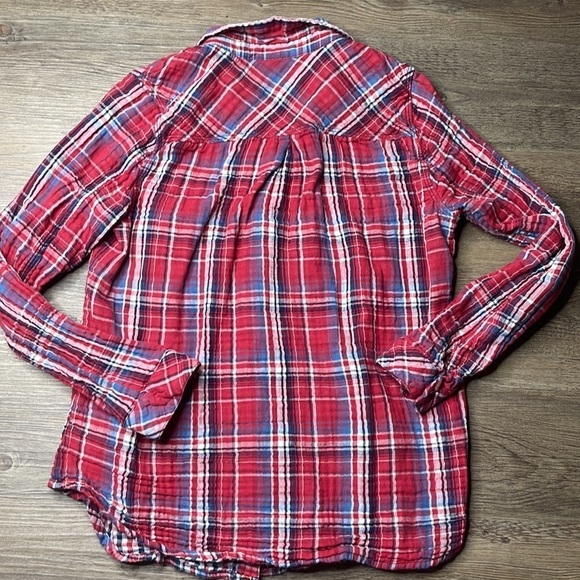 Skies are Blue Women’s Red White Blue Plaid Button Down Shirt, size medium - Picture 8 of 10